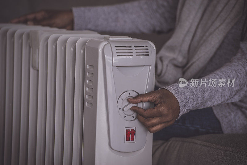 在寒冷的冬季增加/减少电加热器散热器的功率。